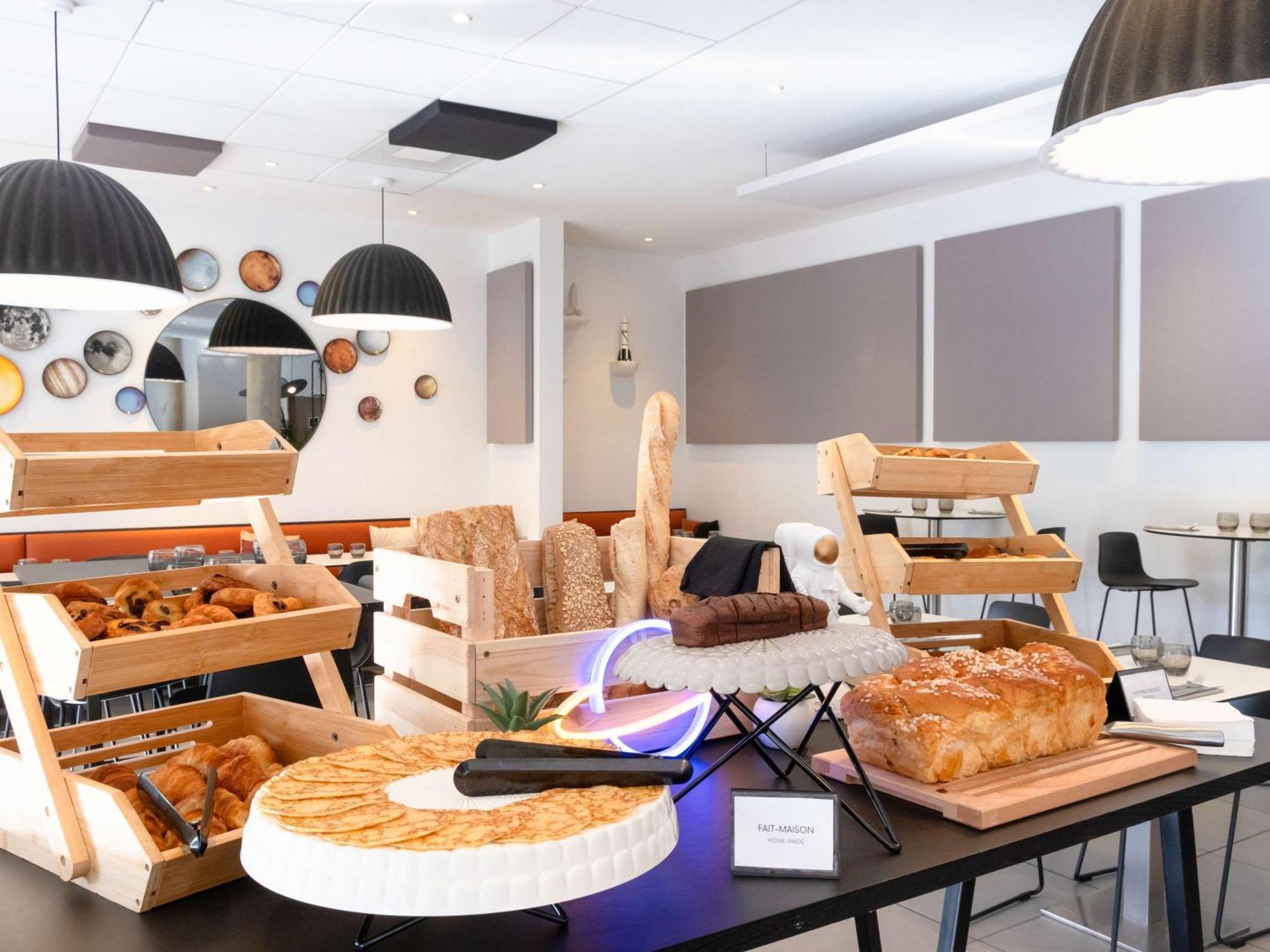 Ibis Styles Toulouse Cite Espace Exteriör bild