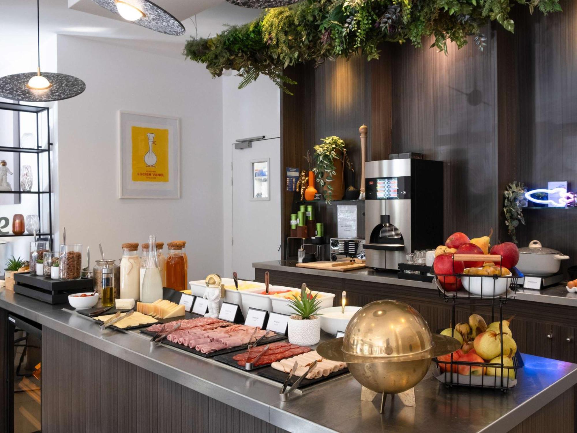 Ibis Styles Toulouse Cite Espace Exteriör bild